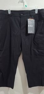 Eddie Bauer rainier capris size 16 black
